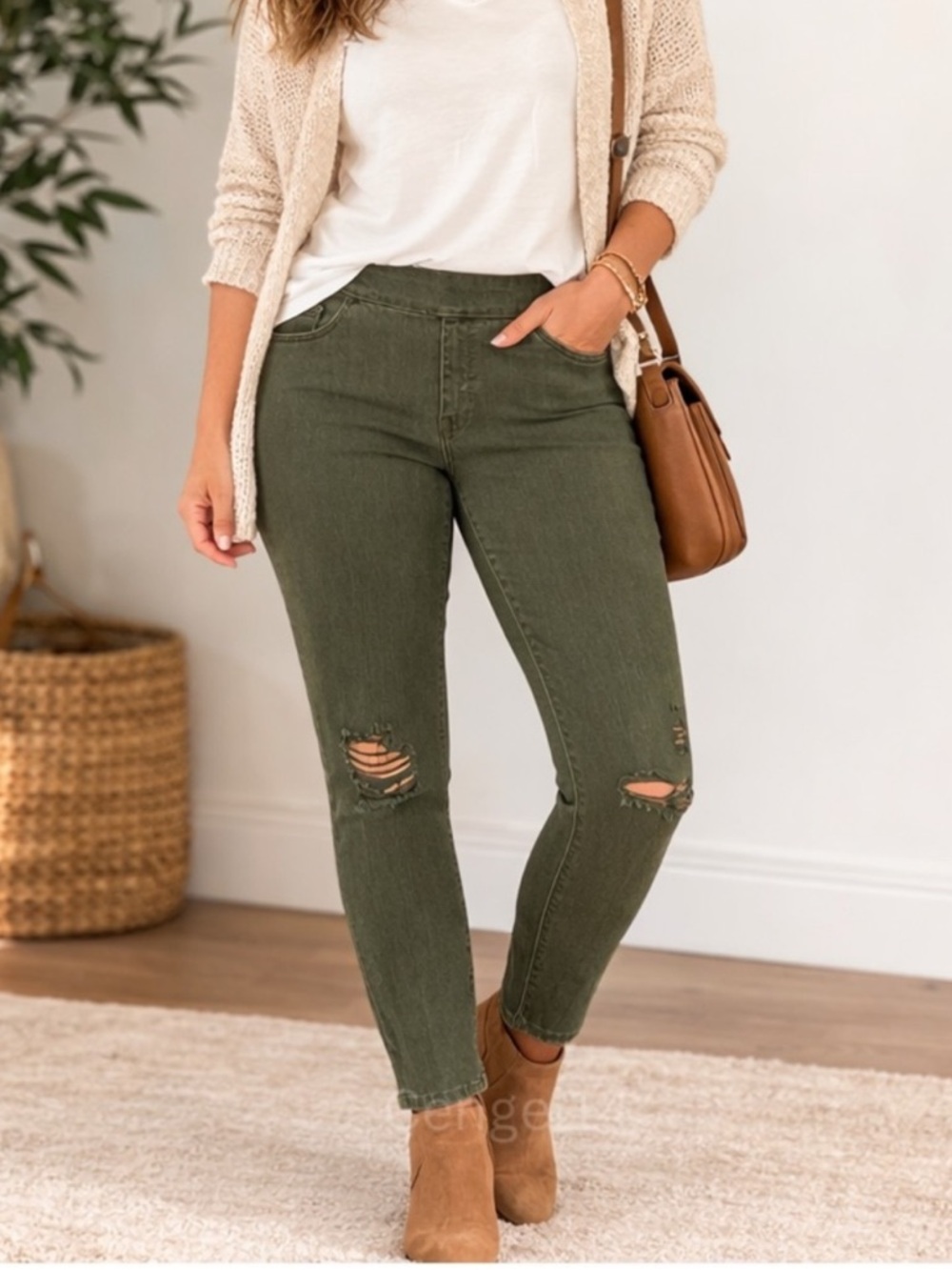 Westbound Olive High Rise Skinny Jeans Distressed Tummy Control 14 NWT